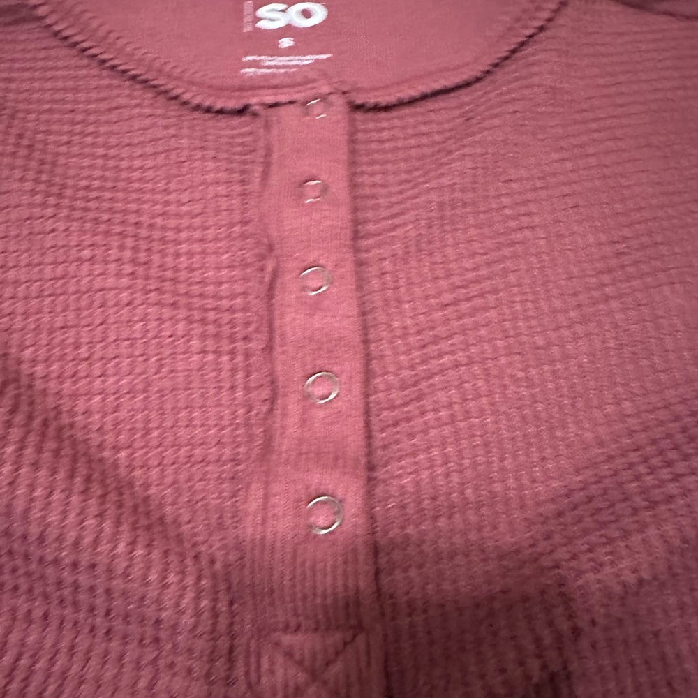 SO Maroon Ribbed Knit Top - Picture 2 of 4